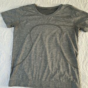 Lululemon run tshirt size 12